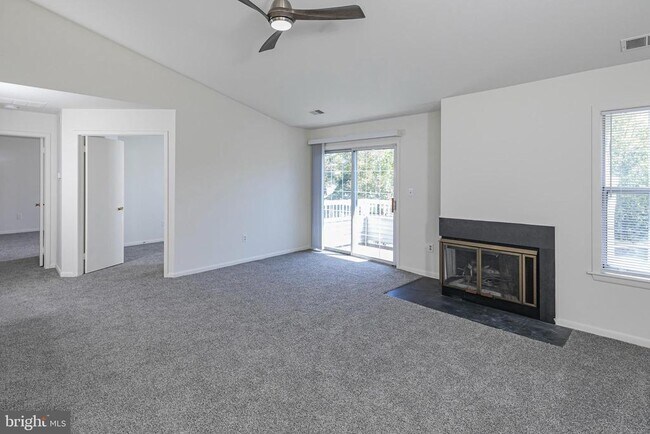 Building Photo - 104 Olympic Ct