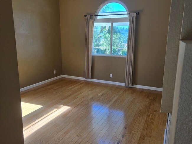 Foto del edificio - Great Home With 3 Bedrooms & 2.5 Bathrooms...