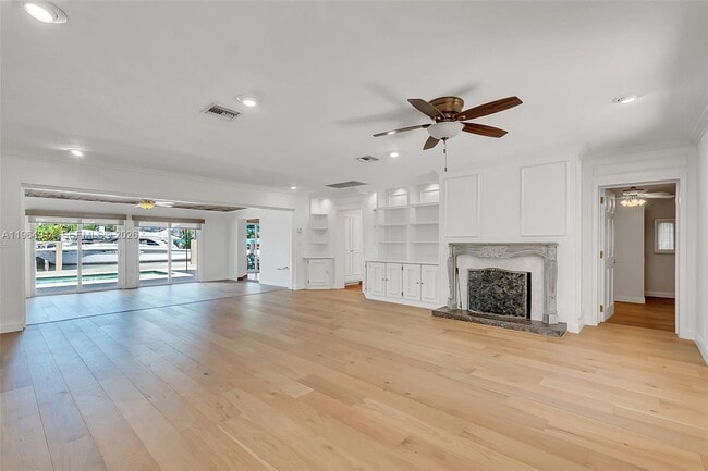 Building Photo - 325 Bontona Ave