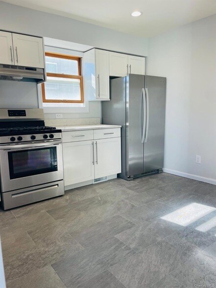 Building Photo - 16 Oldwood Rd S