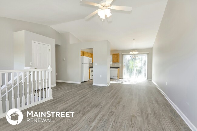 Building Photo - 839 Memory Ln