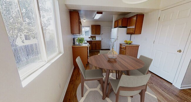 Foto del edificio - 2 bedroom, 1.5 Bath Townhome, Available Early June!