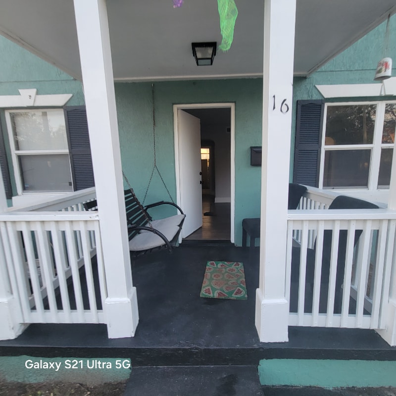 Primary Photo - 16 N Primrose Dr