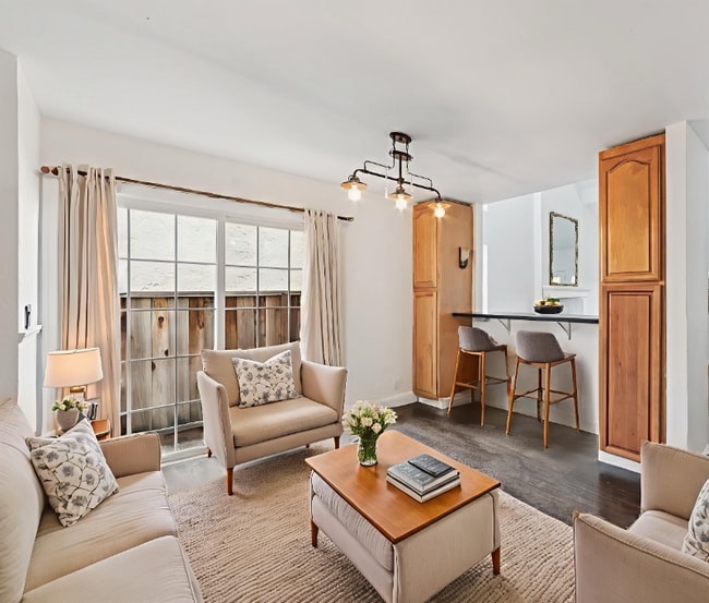 Photo - 1040 N Capitol Ave Apartment