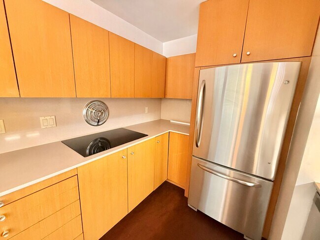 Building Photo - 3200 6th Avenue #208 (2H)