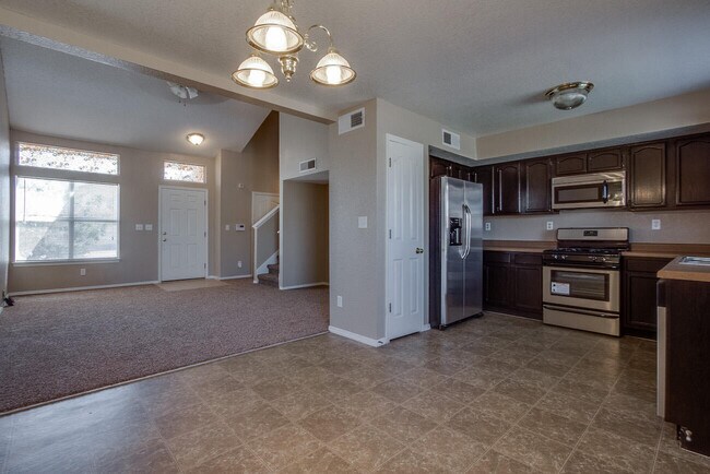Building Photo - 14185 Tierra Halcon Dr