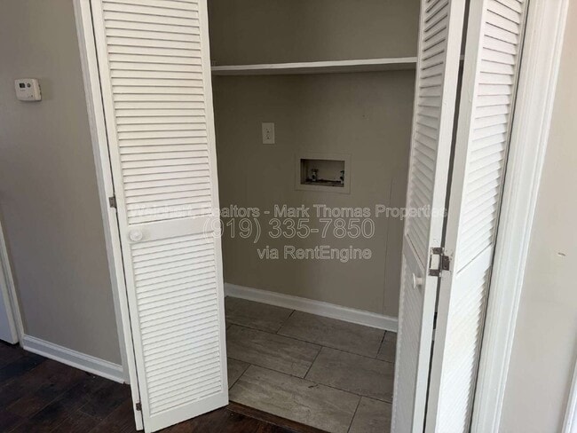 Building Photo - 208 Bridgefield Pl
