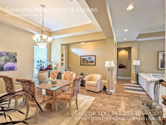 Foto del edificio - 4 Bed 3 Bath with Den Executive Pool Home ...