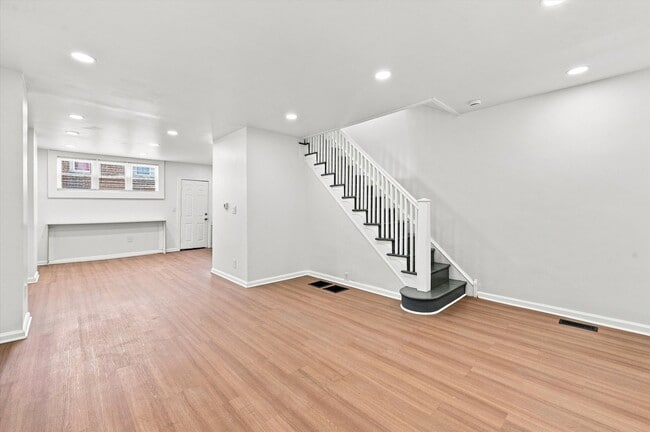 Building Photo - 6711 Linmore Ave