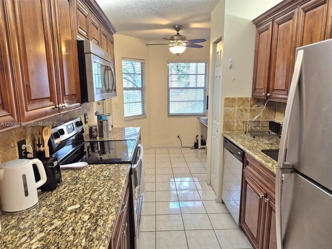 Foto del edificio - 12501 SW 14th St