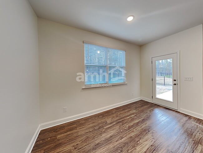 Building Photo - 3275 Oakfields Rd