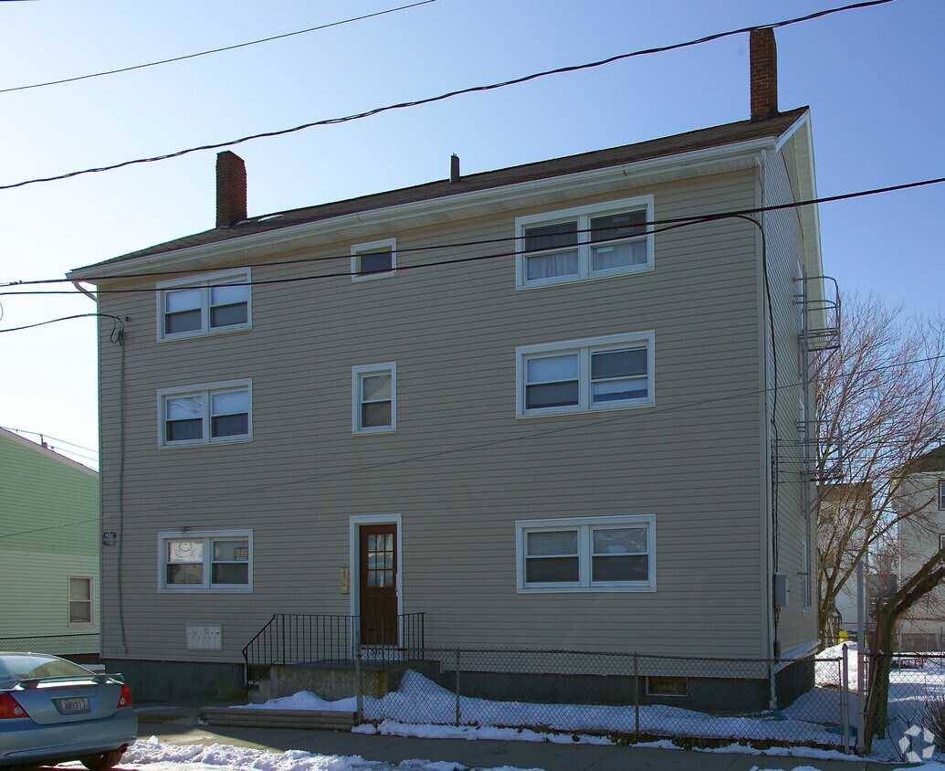 581 Ridge St, Fall River, MA 02724 Apartments in Fall River, MA