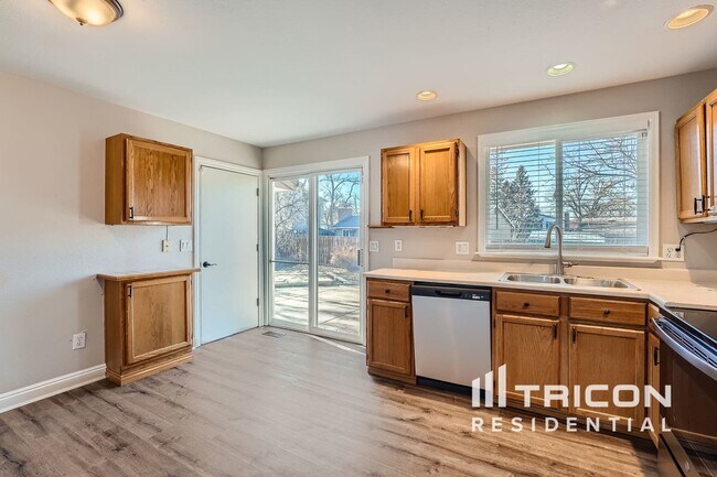 Building Photo - 9235 Dover Way