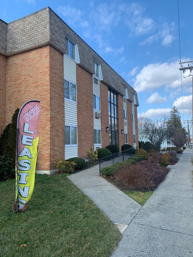 RockRidge Place Apartments Bridgeport, CT