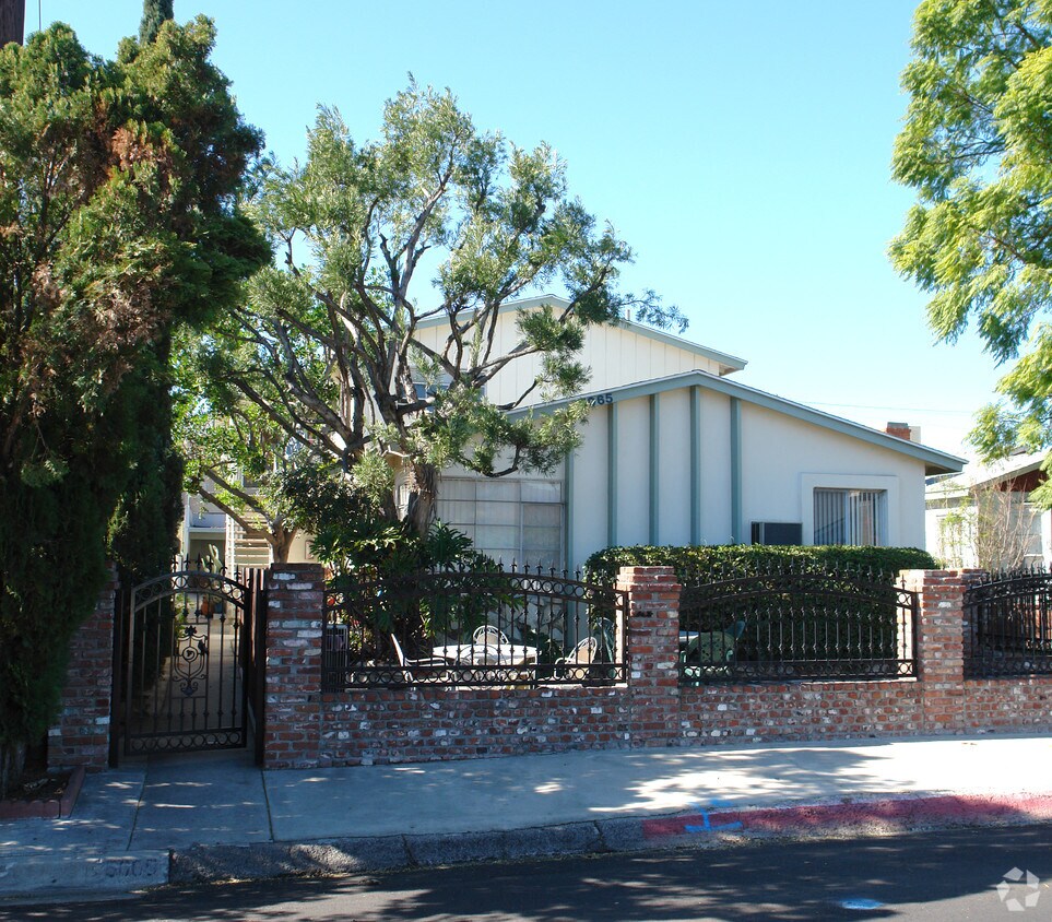 Foto principal - 5065 Cartwright Ave