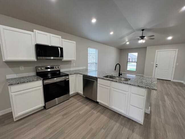 Foto del edificio - 3/2/2 in Bell Farms available June!!