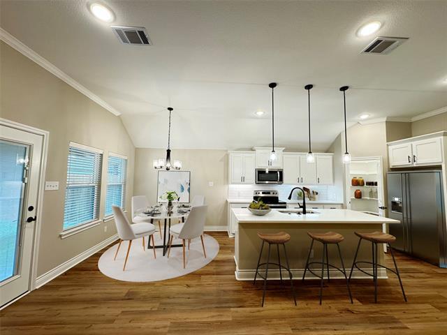 Foto del edificio - 802 Hardaway Ln