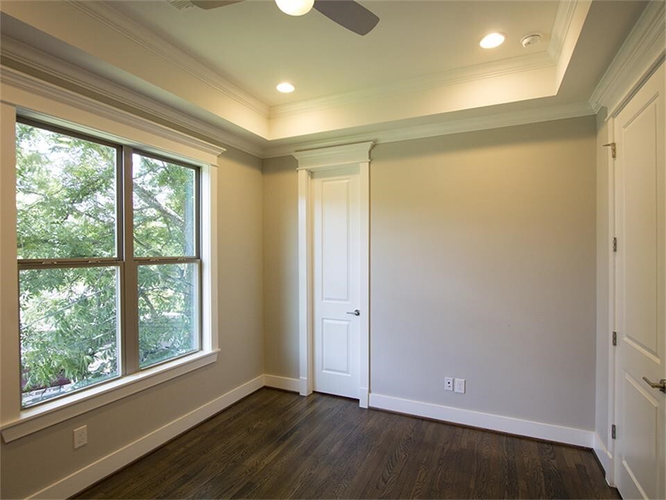 Foto principal - 1023 E 24th St