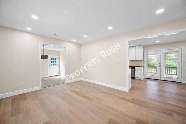 Foto del edificio - 321 Whitmire Cir