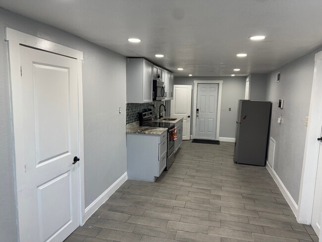 Foto del edificio - 9402 N 16th St