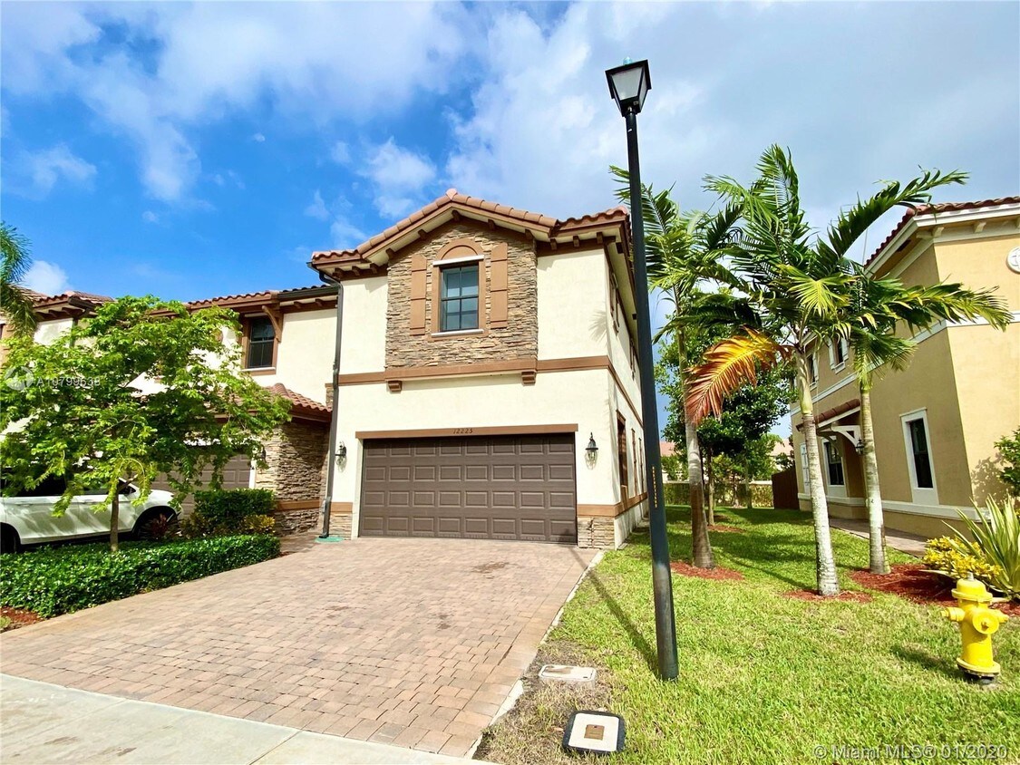 Foto principal - 12225 Vaquero Trails Dr