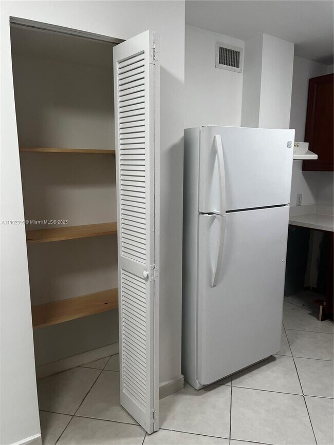 Foto del edificio - 181 NW 47th Ave