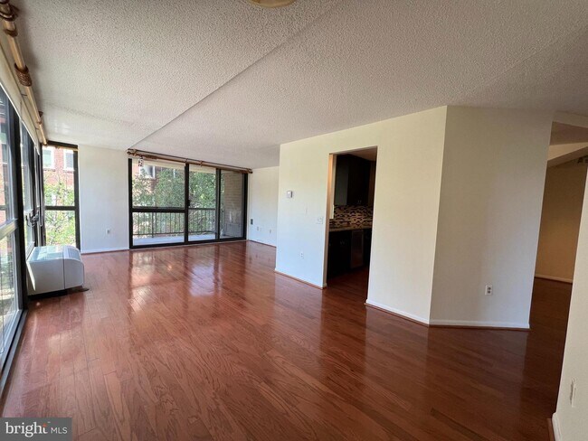 Foto del edificio - 233 S 6th St