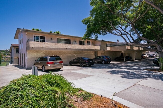 Building Photo - 2544 Navarra Dr