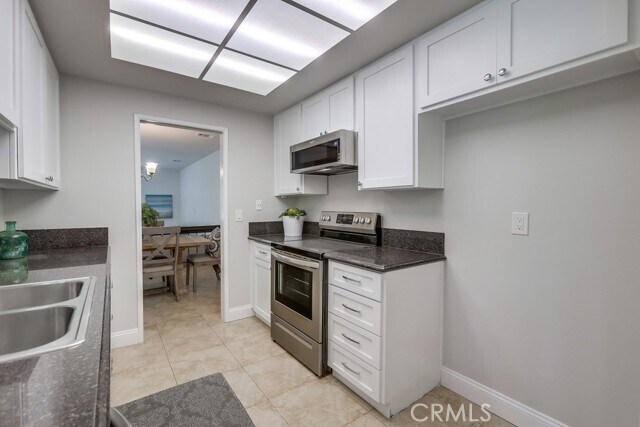 Building Photo - 555 S Ranch View Cir