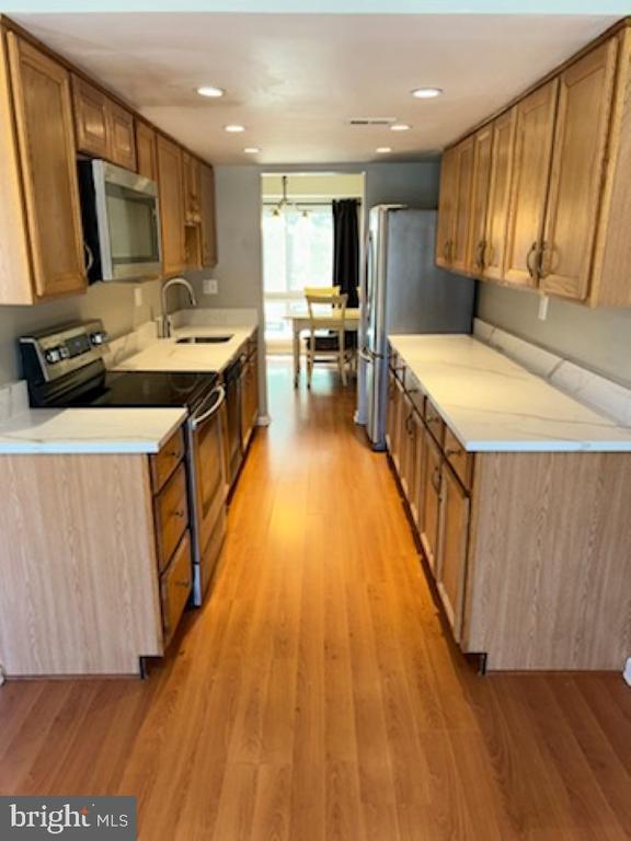 Building Photo - 8113 Bird Ln