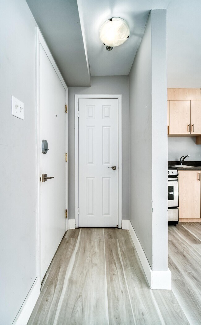 Photo du bâtiment - 6411-6411 South St