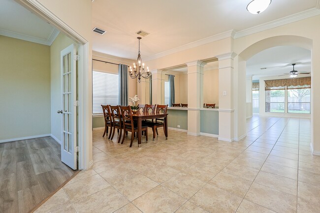 Foto del edificio - 6726 Hawsley Way