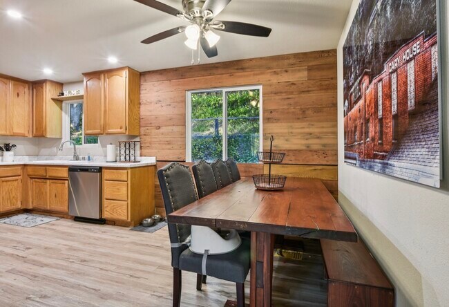 Foto del edificio - 837 Hillcrest St