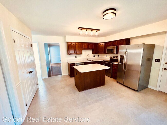 Building Photo - 4 br, 3.5 bath House - 910 Broad Oaks Dr