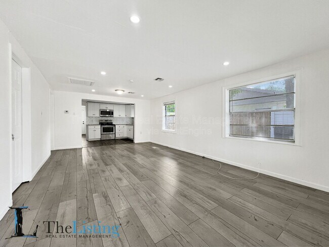 Foto del edificio - 1716 W Nassau St