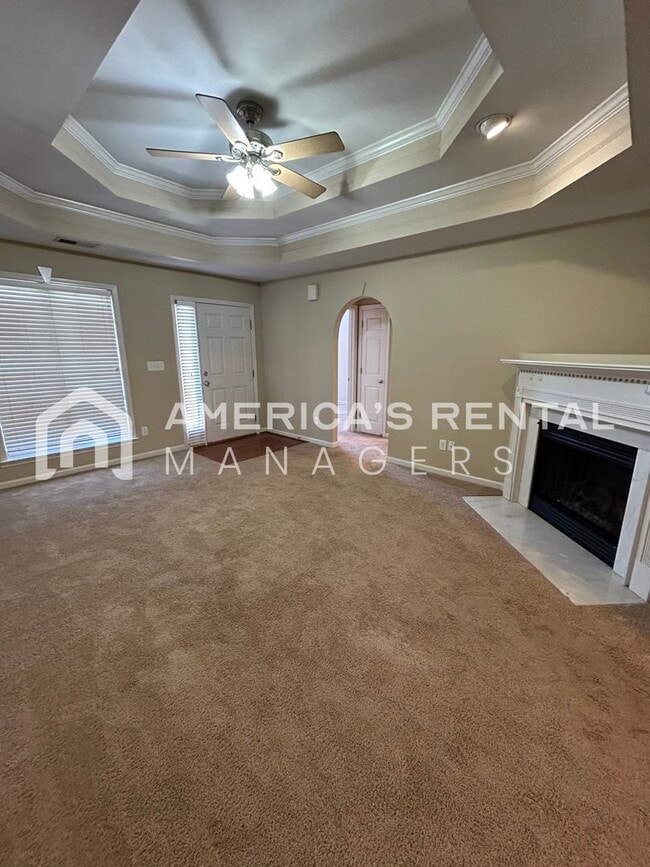 Building Photo - Home Available in Pelham!! Available to Vi...