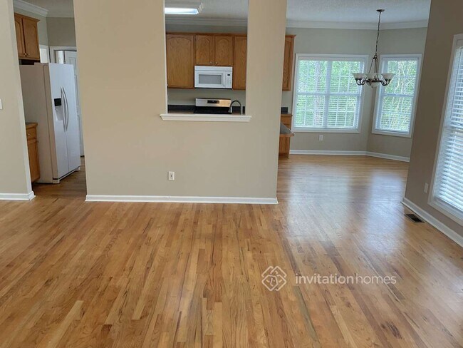 Building Photo - 106 Ashwood Ct