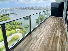 Building Photo - 16385 Biscayne Blvd