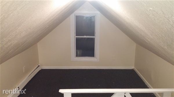 Building Photo - 408 Valley St