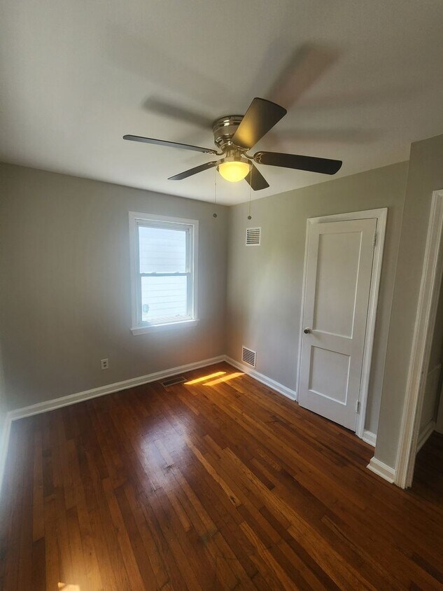 Building Photo - 3 bedroom house in Hopewell