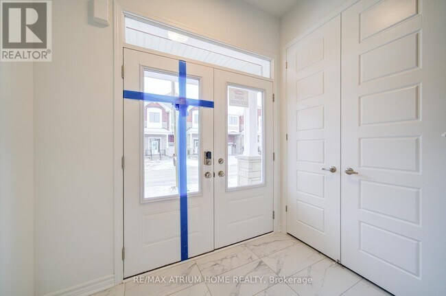 Building Photo - 125 Leslie Richards St