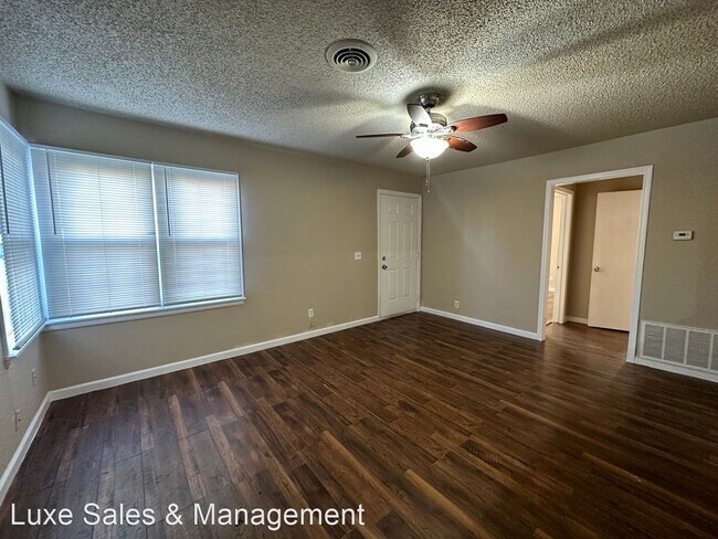 Foto del edificio - 3 br, 1 bath House - 2001 East Harlow Place