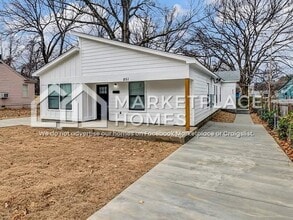 Building Photo - 853 Kippley St