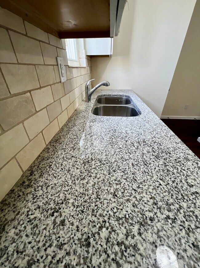 COCINA - 269 E 13th Ave