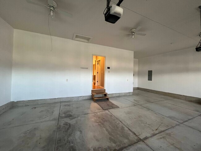 Foto del edificio - 3111 N 94th St