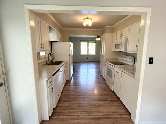 Building Photo - Charming 2 Bed 1 Bath in Boone