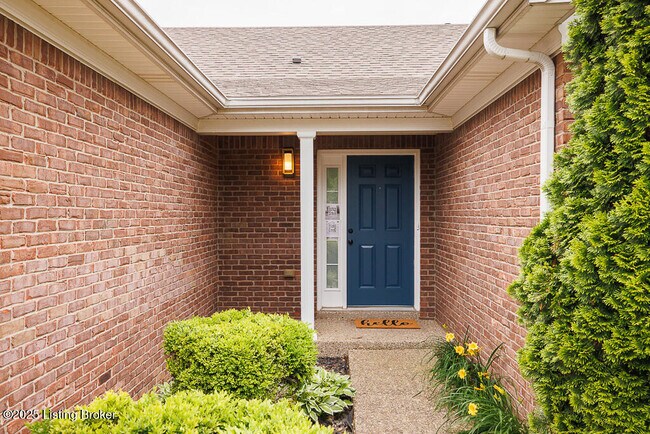 Foto del edificio - 7003 Hollow Oaks Dr