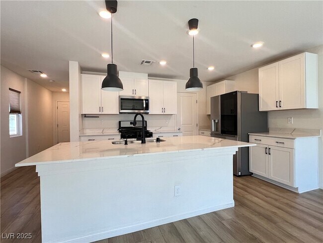 Foto del edificio - 8710 Beverly Grv Ct