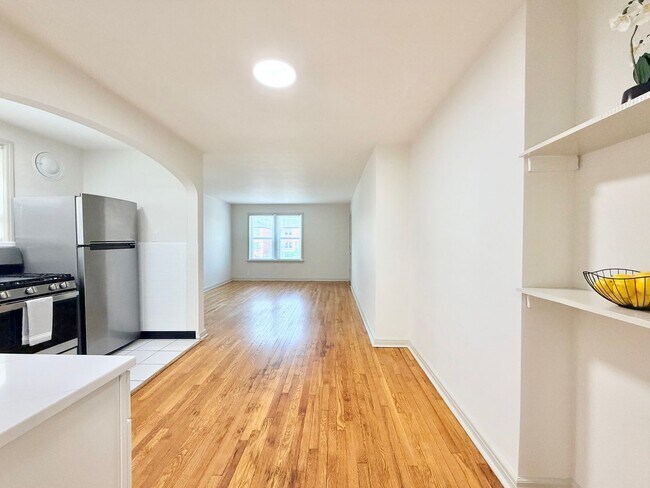 Foto del edificio - 5306- 5308 Jamieson Avenue