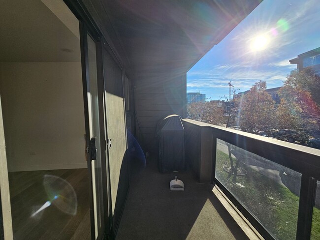 Foto del edificio - Cherry Creek Beautiful and Bright 1 Bed 1 Bath Condo